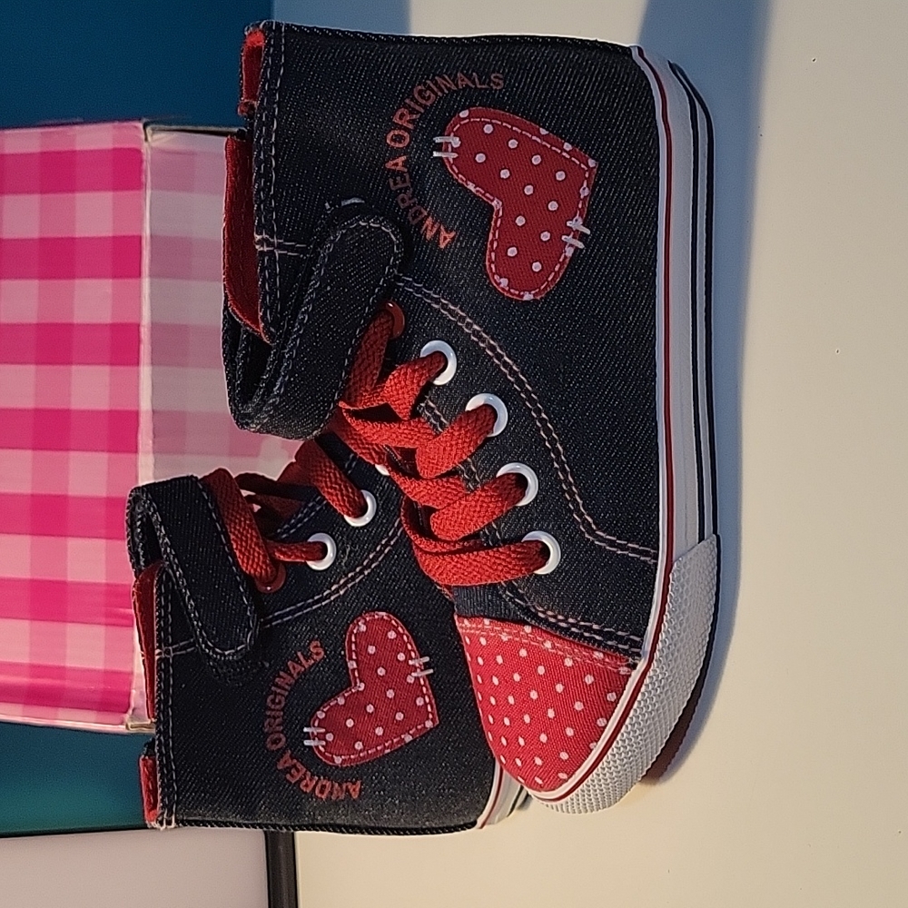 Andrea, Size 10